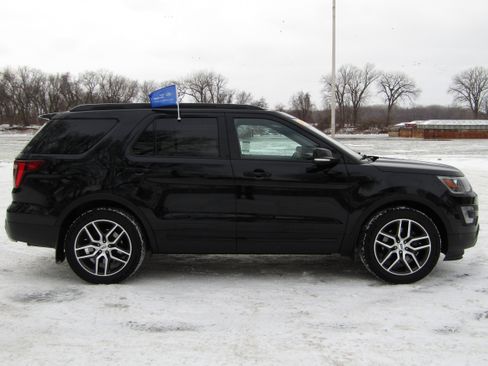 Certified 2017 Ford Explorer Sport w/ Equipment Group 401A image 5