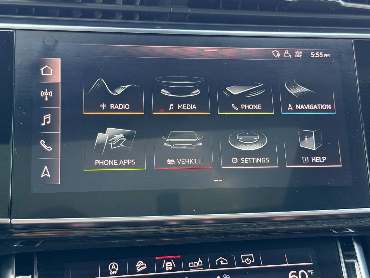 Used 2019 Audi Q8 Premium Plus w/ Premium Plus AWD/4WD image 39