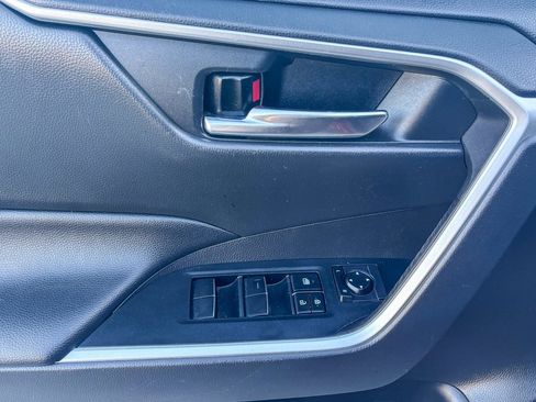 Certified 2020 Toyota RAV4 XLE Premium image 22