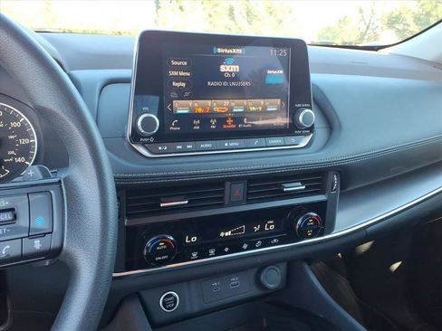 Used 2023 Nissan Rogue SV image 8