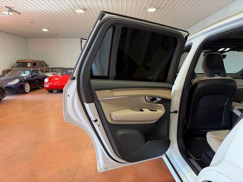 Used 2026 Volvo XC90 B5 Plus w/ Protection Package Premier AWD/4WD image 19