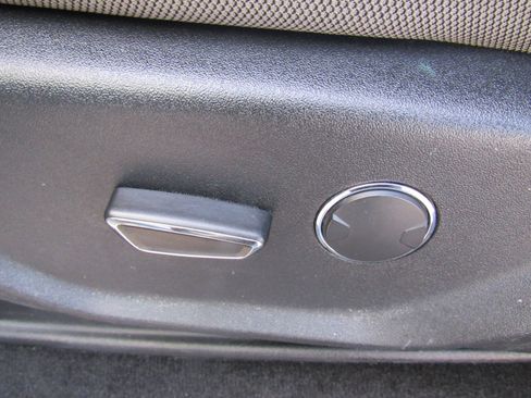 Used 2017 Ford F250 XLT w/ XLT Premium Package image 10