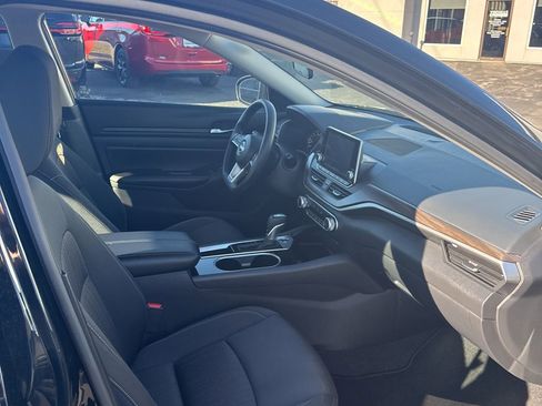 Used 2024 Nissan Altima 2.5 SV image 19