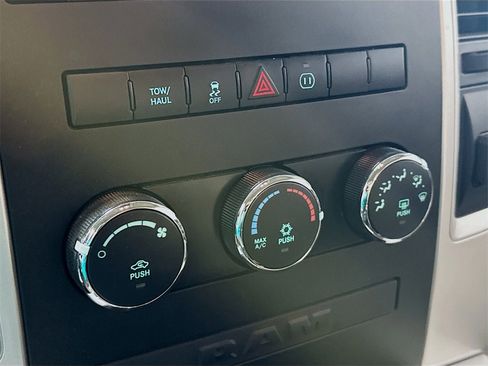 Used 2012 RAM 1500 Big Horn image 15