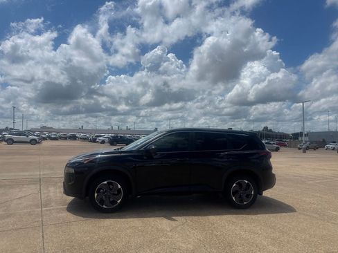 Certified 2024 Nissan Rogue SV FWD image 12