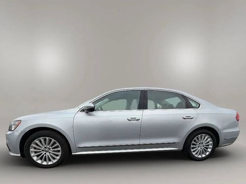 Used 2016 Volkswagen Passat 1.8T SE FWD image 4