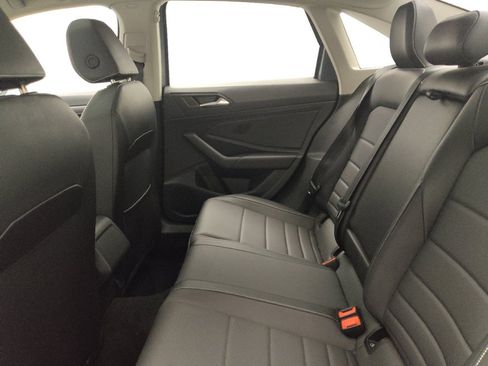 Used 2024 Volkswagen Jetta SE FWD image 18
