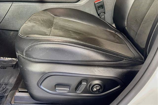 Used 2023 Jeep Grand Cherokee Altitude AWD/4WD image 18