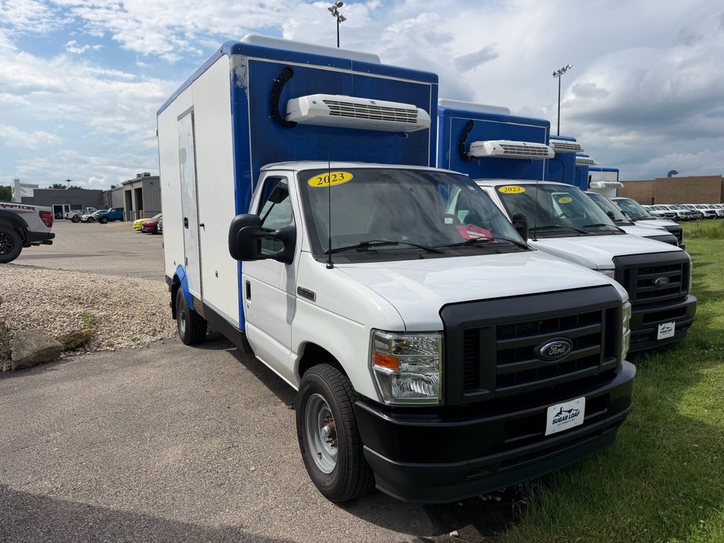 Used 2023 Ford E-350 and Econoline 350 Super Duty w/ Power Windows & Locks Group RWD image 3