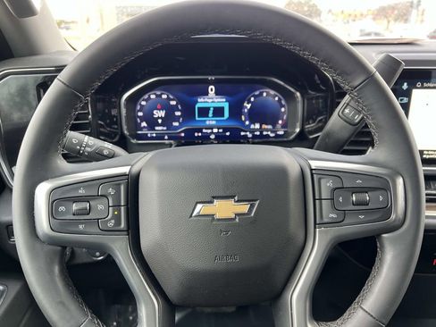 Used 2023 Chevrolet Silverado 1500 LT AWD/4WD image 15