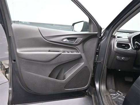 Used 2022 Chevrolet Equinox LT image 17