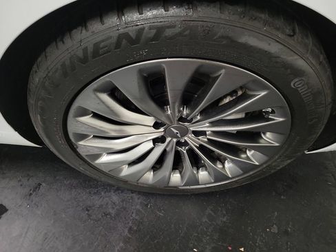 Used 2017 Genesis G90 3.3T Premium RWD image 10
