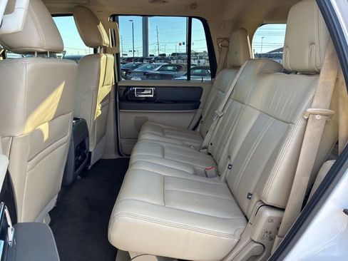 Used 2016 Lincoln Navigator Reserve image 22