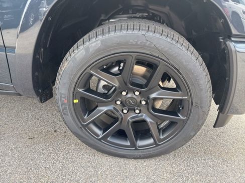 New 2026 RAM 1500 Laramie AWD/4WD image 9