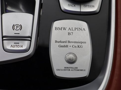Used 2022 BMW ALPINA B7 xDrive image 16