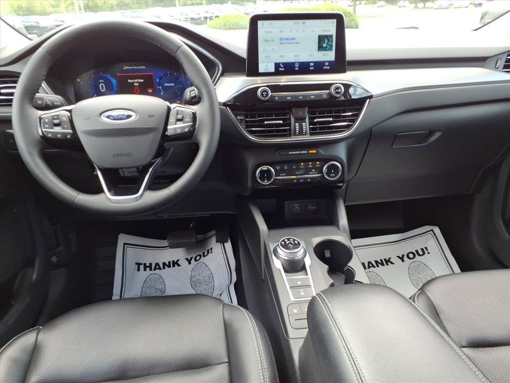 Used 2022 Ford Escape Titanium w/ Class II Trailer Tow Package AWD/4WD image 9