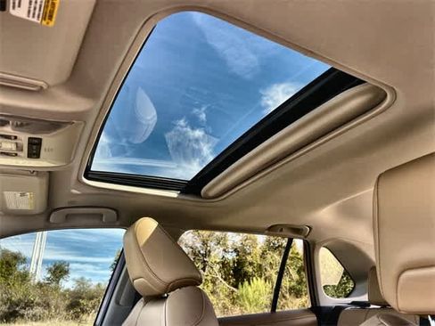 Used 2025 Toyota RAV4 XLE Premium image 32