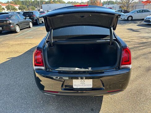 Used 2023 Chrysler 300 Touring w/ Sport Appearance Package image 23