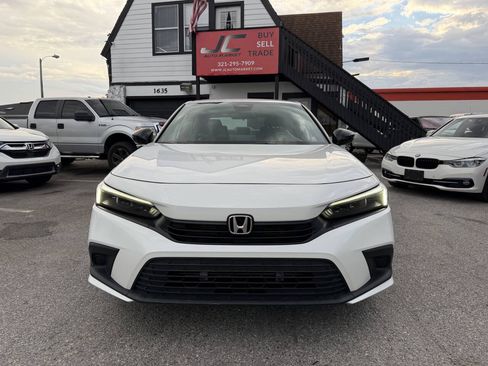 Used 2023 Honda Civic Sport image 3
