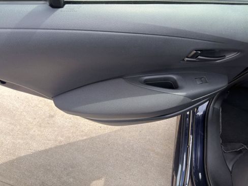 Used 2025 Toyota Corolla LE FWD image 20