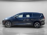 Used 2021 Chrysler Pacifica Pinnacle image 2