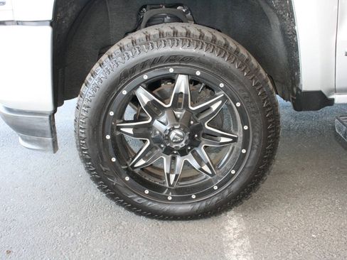 Used 2018 Chevrolet Silverado 1500 LTZ Z71 w/ LTZ Plus Package AWD/4WD image 9