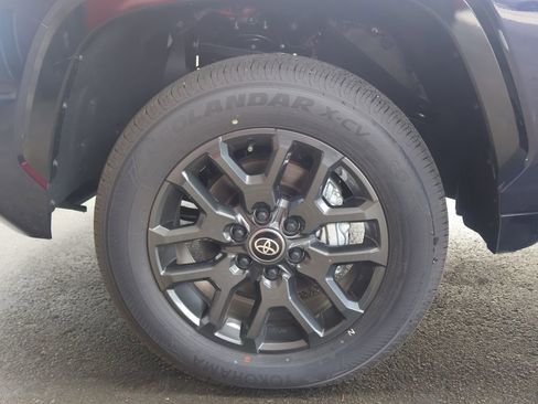 New 2025 Toyota Tundra Platinum AWD/4WD image 41