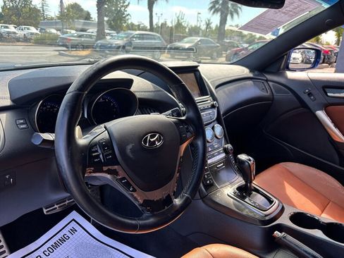 Used 2016 Hyundai Genesis Coupe 3.8 RWD image 11