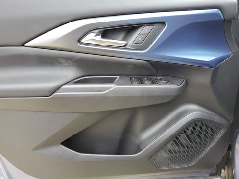 New 2026 Chevrolet Equinox EV LT image 19