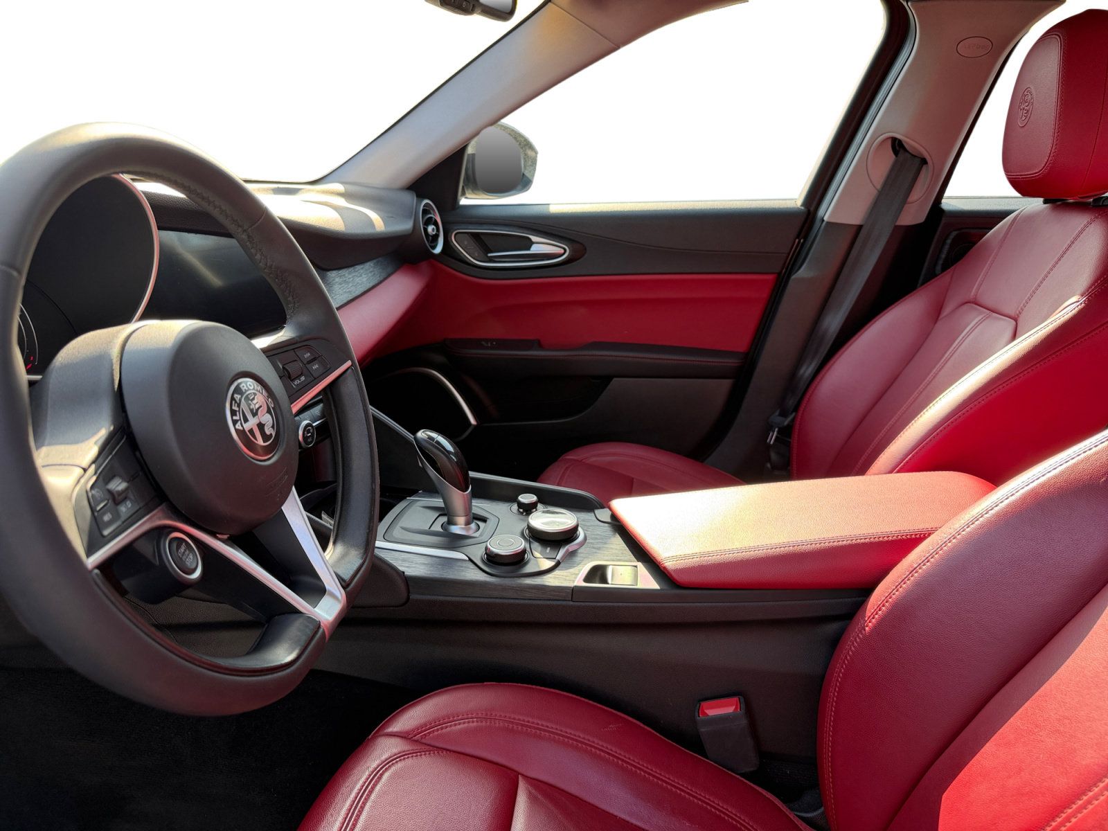 Used 2019 Alfa Romeo Giulia RWD image 9