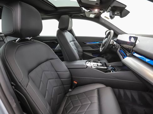 Certified 2024 BMW i5 M60 w/ Premium Package AWD/4WD image 31