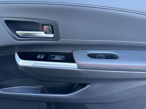 Certified 2025 Toyota Sienna XSE image 25