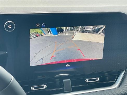 New 2026 Chevrolet Equinox LT FWD image 16