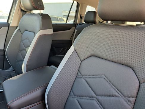 New 2026 Volkswagen Atlas Peak Edition image 21