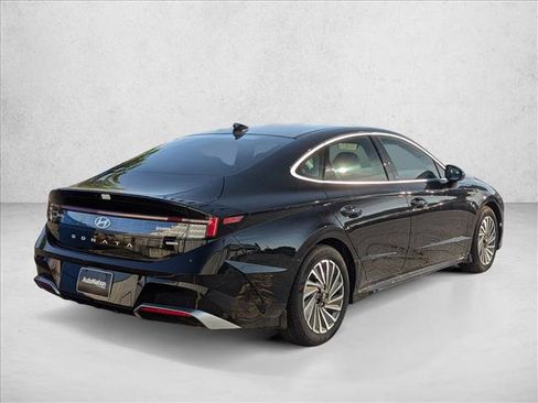 New 2025 Hyundai Sonata SEL FWD image 2