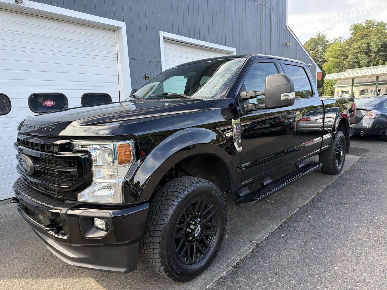 Used 2022 Ford F250 XLT w/ Black Appearance Package AWD/4WD image 1