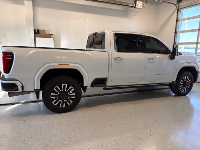 Used 2025 GMC Sierra 2500 Denali Ultimate w/ LPO, GMC Protection Package AWD/4WD image 15