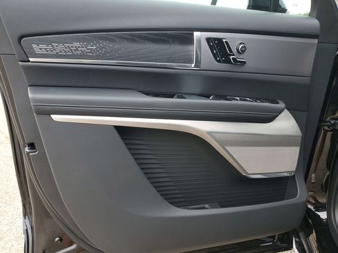 New 2026 Cadillac Vistiq Platinum image 22