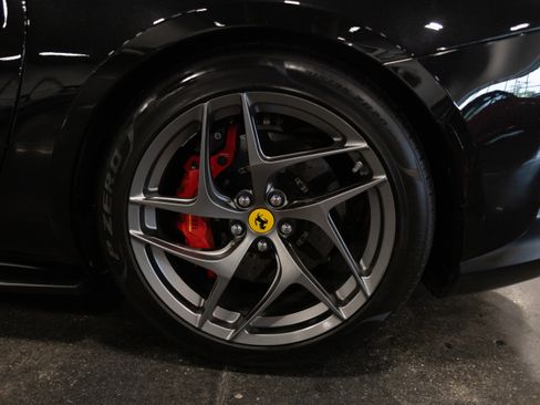 Used 2019 Ferrari 812 Superfast RWD image 12