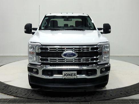 Used 2023 Ford F250 XLT AWD/4WD image 3
