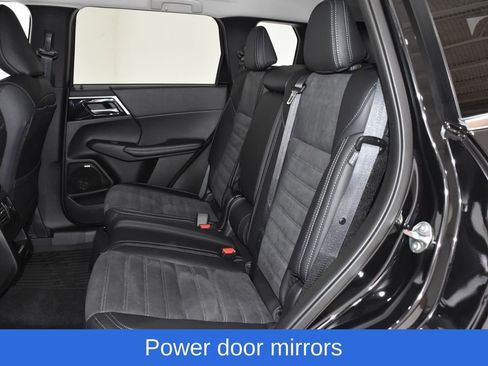 New 2025 Mitsubishi Outlander SE image 25