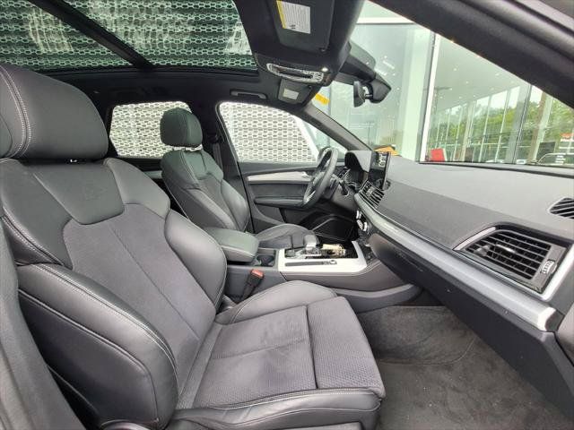 Used 2024 Audi Q5 e Premium Plus w/ Premium Plus Package AWD/4WD image 25