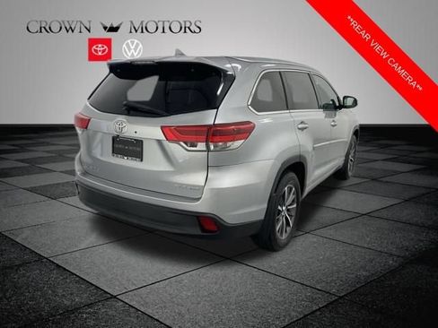 Used 2017 Toyota Highlander XLE AWD/4WD image 6