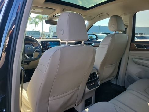 Used 2024 Volkswagen Atlas SE FWD image 13