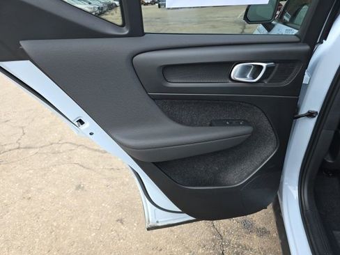 Certified 2024 Volvo XC40 B5 Plus w/ Climate Package image 20