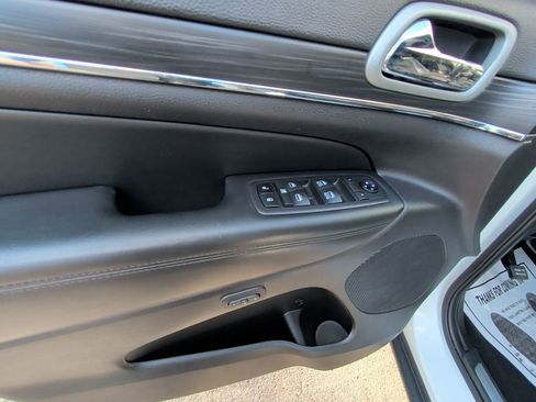 Used 2021 Jeep Grand Cherokee Limited w/ Luxury Group II image 11