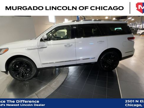 Used 2024 Lincoln Navigator Reserve AWD/4WD image 5