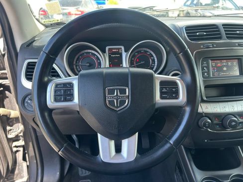 Used 2018 Dodge Journey SXT w/ Connectivity Group FWD image 21