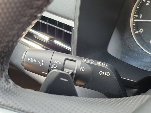 Used 2025 Mitsubishi Outlander SE AWD/4WD image 13
