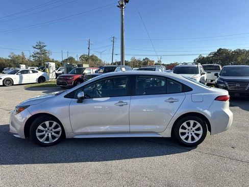 Used 2023 Toyota Corolla LE image 11